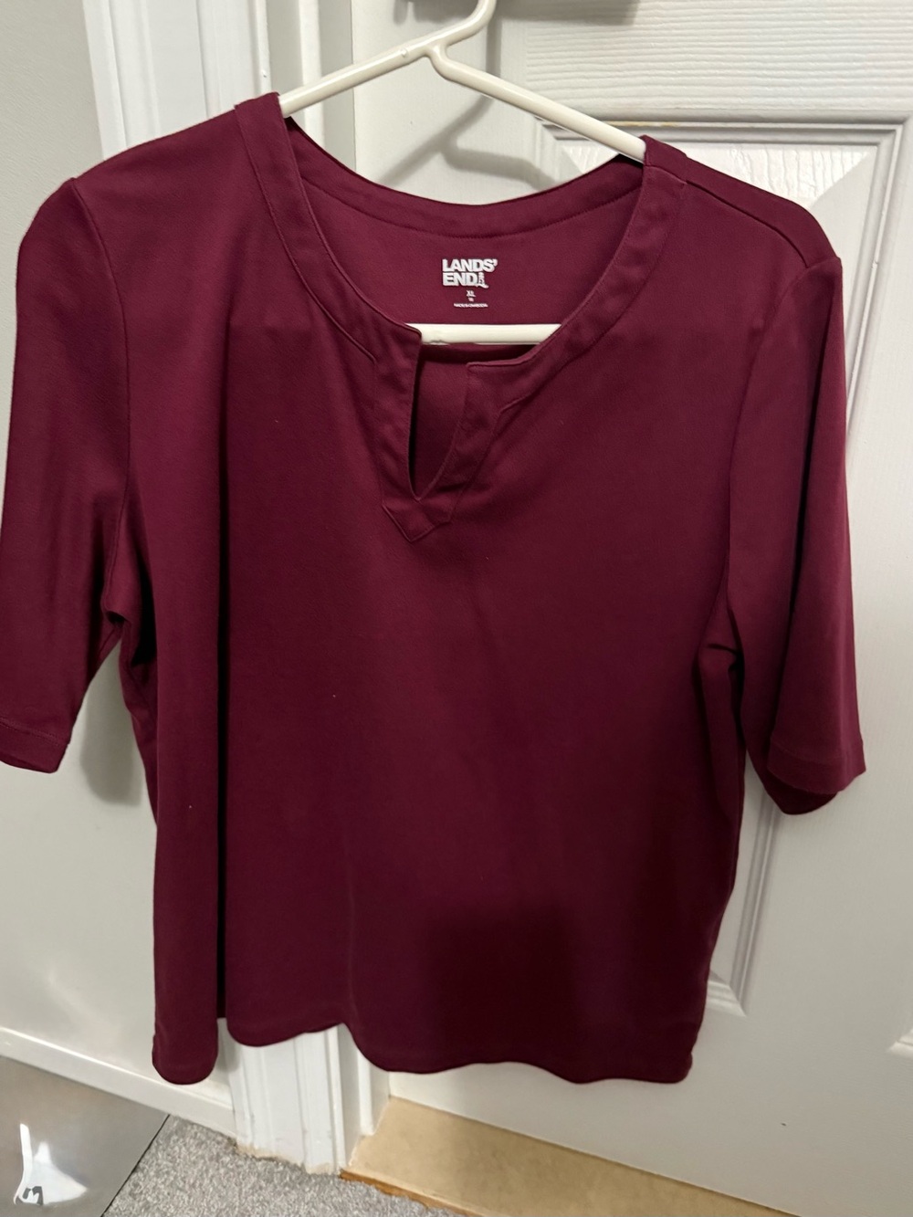 Lands' End Womens Split-Neck Short Sleeve Top in Burgundy